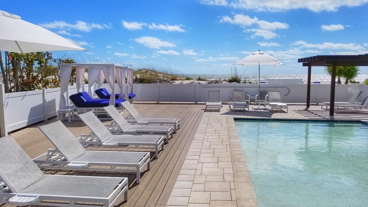 Barefoot Beach Club St. Pete Beach Exteriör bild