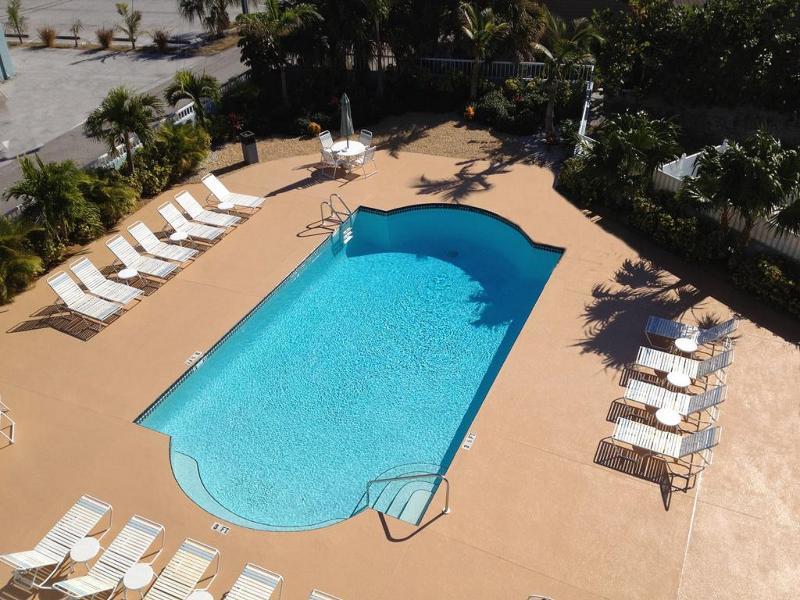 Barefoot Beach Club St. Pete Beach Exteriör bild