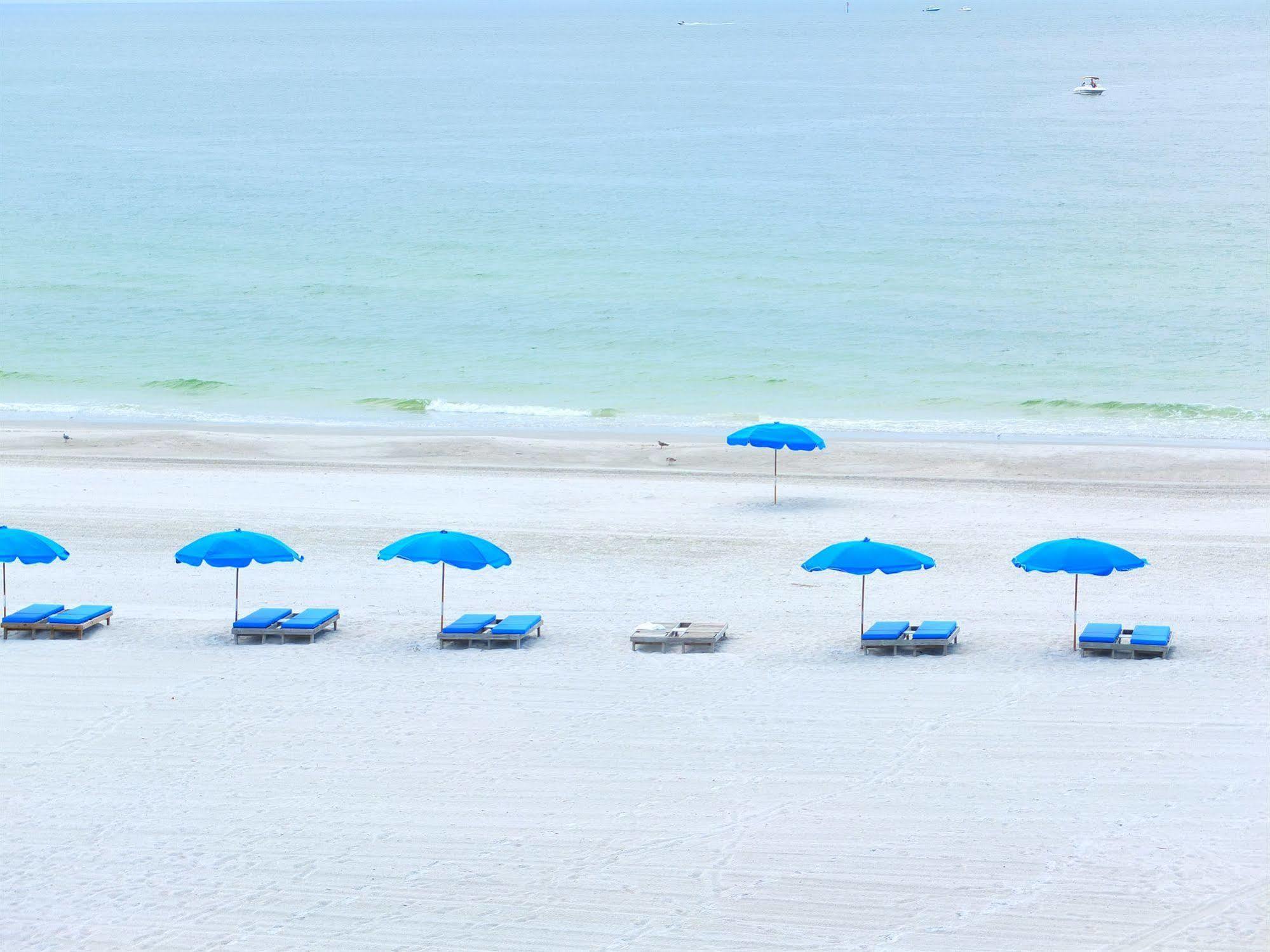 Barefoot Beach Club St. Pete Beach Exteriör bild